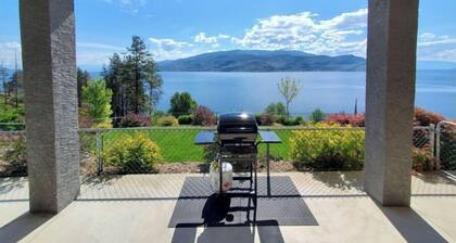 The Peach Sunrise Studio - Panoramic Lake Views!