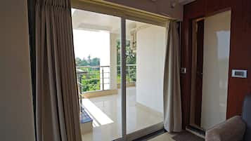 Sistema de insonorización, internet por cable gratis y ropa de cama