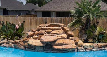 Nobel Prize - 4 Bedroom Home w/ Pool