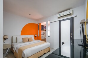 Studio Deluxe | Bureau, espace de travail pour ordinateur portable, Wi-Fi gratuit