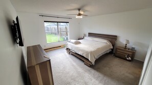 2 chambres, fer et planche à repasser, Wi-Fi gratuit, draps fournis