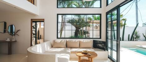 Villa, 1 Bedroom | Living room | Smart TV