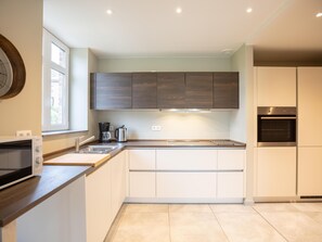 Fridge, microwave, oven, coffee/tea maker - Beautiful house for 2 people in Riemst (Riemst)