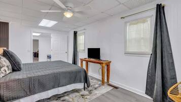 2 chambres, fer et planche à repasser, Wi-Fi, draps fournis