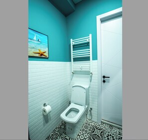 Hair dryer, towels, soap, toilet paper - Beautiful Apartment at Hilton Residency (T'bilisi)