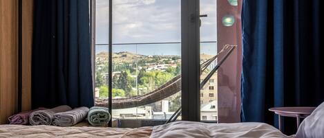 1 غرفة نوم ومكواة/لوح كي وواي فاي وملاءات أسرّة