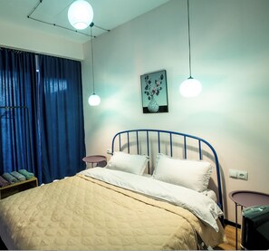 1 غرفة نوم ومكواة/لوح كي وواي فاي وملاءات أسرّة