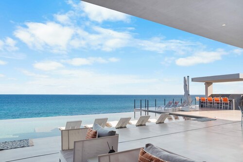 Beachfront Estate with Full-Time Staff, Airport Transfer & Beach/Fitness Club Ac