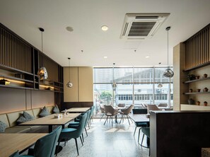 Bar (on property) - Cove The Day (Jakarta)