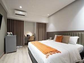 1 bedroom, desk, laptop workspace, free WiFi - Cove The Day (Jakarta)