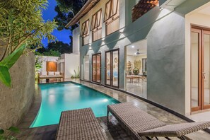 Outdoor pool - Beachside Seminyak 3Br villa closed living withAC (Seminyak)