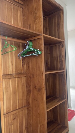 Apartment, 1 Schlafzimmer, Küche | 1 Schlafzimmer, Minibar, Zimmersafe, Schreibtisch
