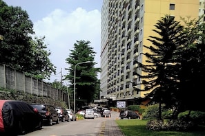 Front of property - Kebagusan City Apartment By Dina Rooms (Jakarta)