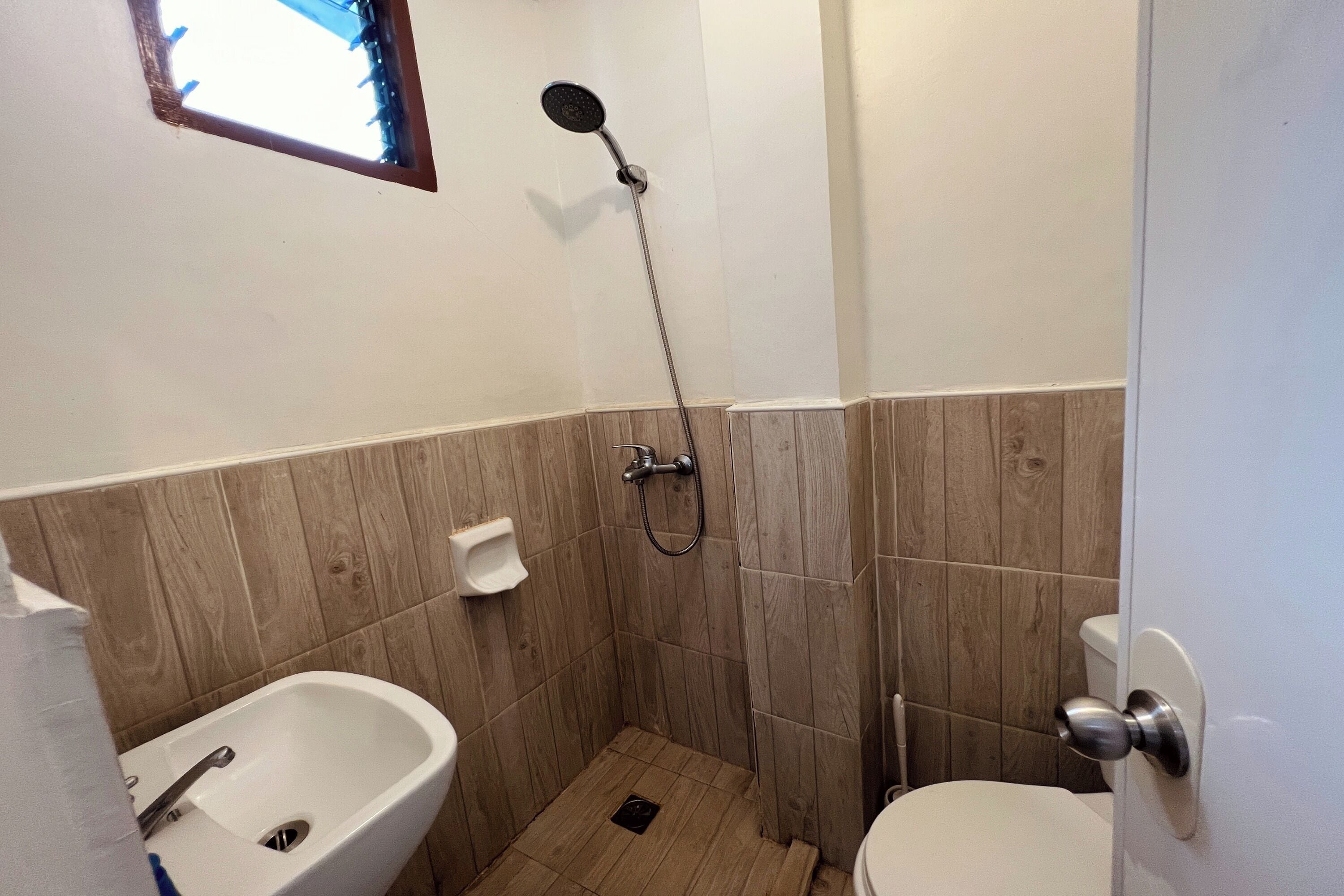 Photo - Brenmariel Tourist Inn