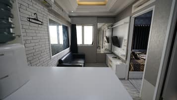 Apartment, 2 Bedrooms | 1 bedroom, desk, free WiFi, bed sheets