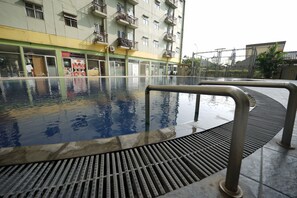 2 piscinas al aire libre