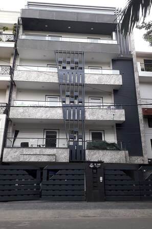 Front of property - Mintstar Apartment And Suites, East Of Kailash (New Delhi)