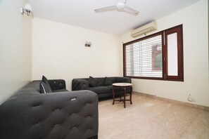 Lobby - Mintstar Apartment And Suites, Chittaranjan Park (New Delhi)