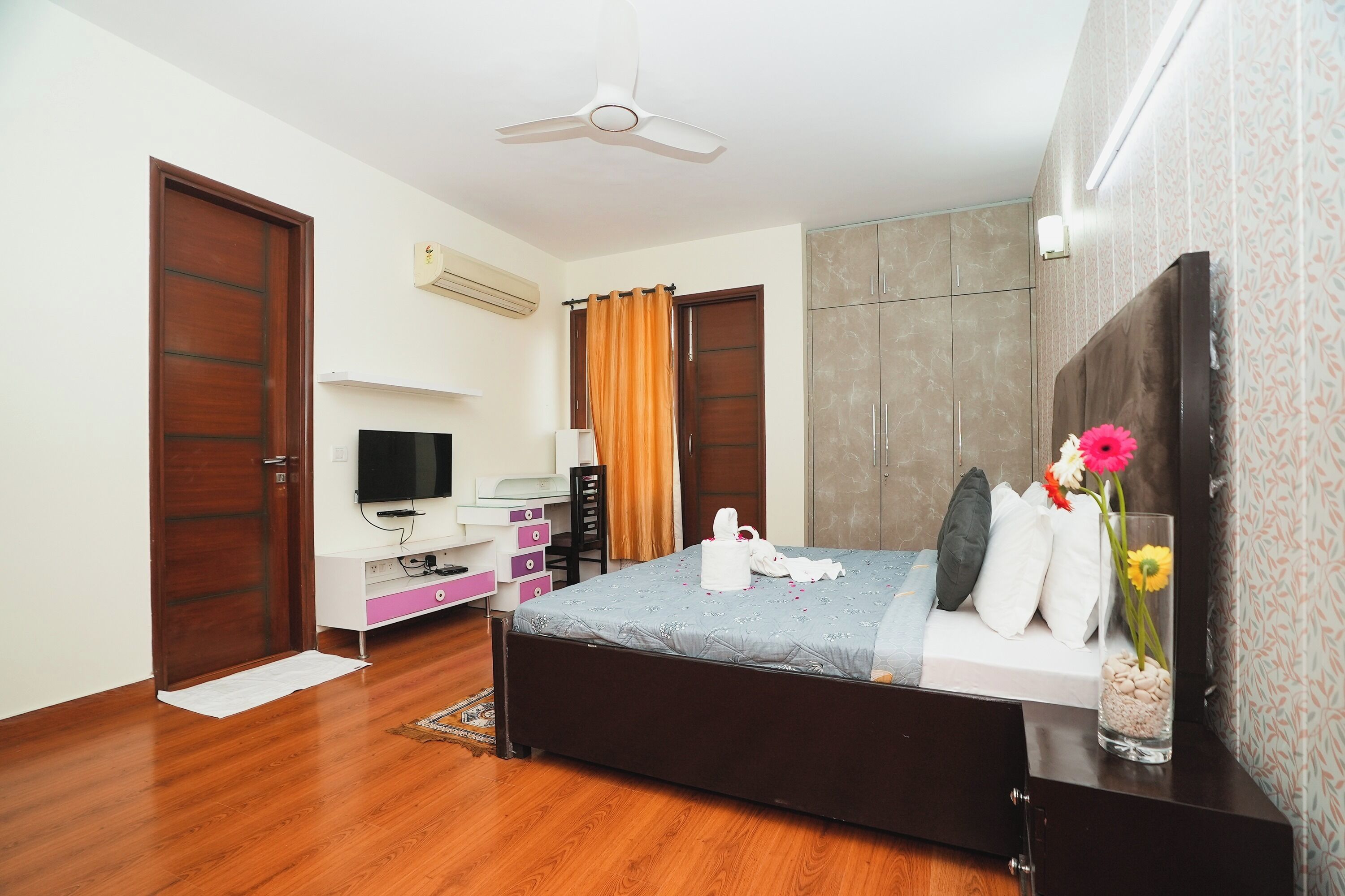 Deluxe Room | In-room safe, desk, iron/ironing board, free WiFi