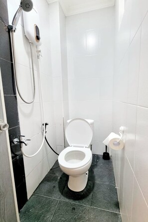 Double Room | Bathroom | Shower, rainfall showerhead - Heritage Home (Gading Serpong)