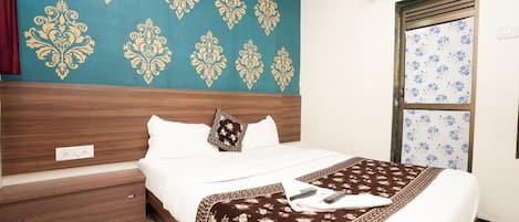 Standard Room | Desk, free WiFi, bed sheets