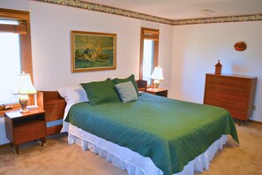 4 bedrooms, desk, iron/ironing board, travel crib - Private Pool @ Majestic Oaks, Large House, Air Hockey, Cornhole, Firepit, KingBd (Springfield)