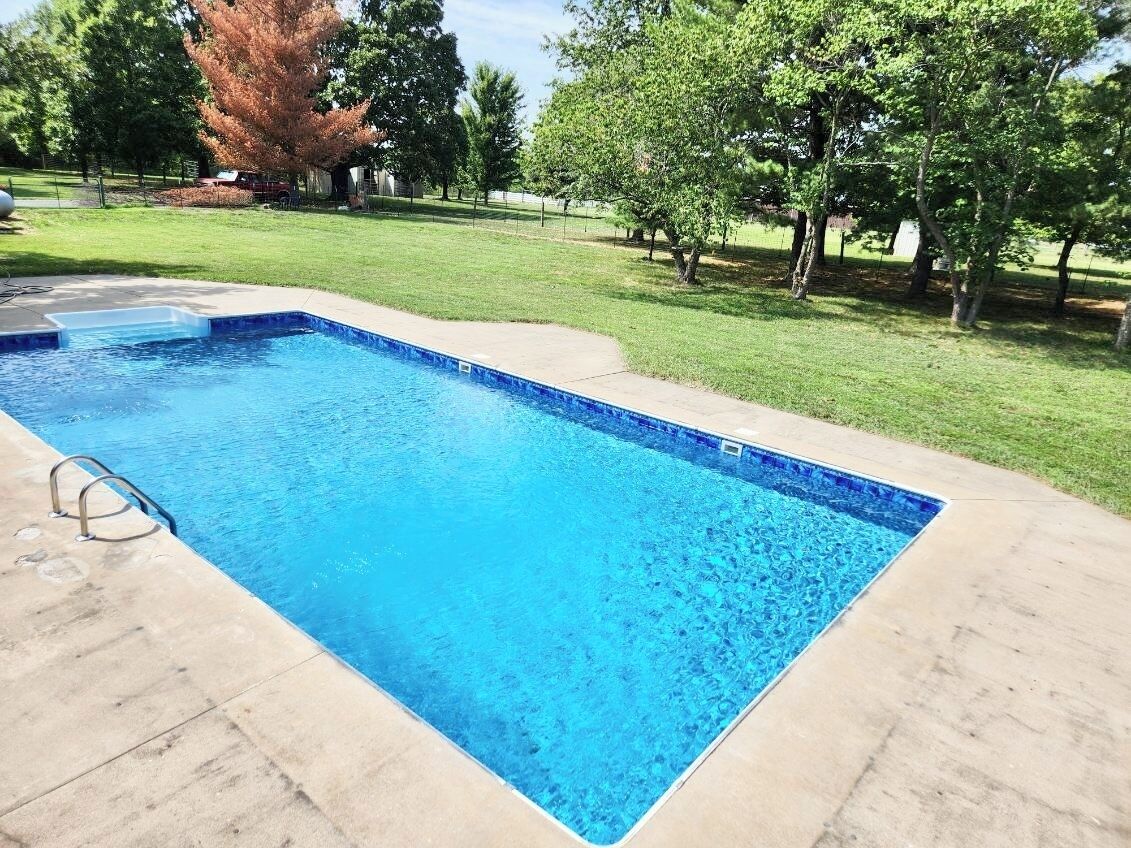 Private Pool-Majestic Oaks, a large house with space to relax indoors and out!