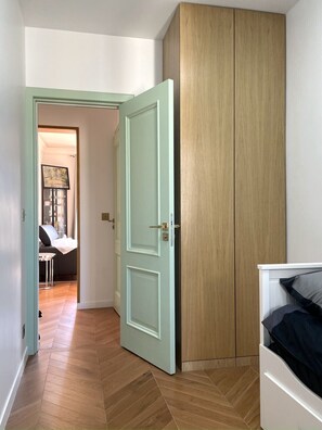 2 slaapkamers, een strijkplank/strijkijzer, wifi, beddengoed