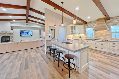 New stylish home near Casino/Downtown in Temecula