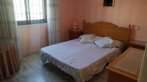 2 bedrooms, iron/ironing board, bed sheets - Apartamento en la Playa de Motril (AN)