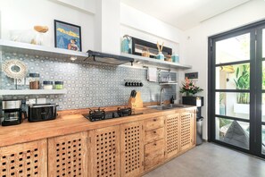 Fridge, microwave, oven, stovetop - NEW Romantic one bedroom villa with private pool (Bali)