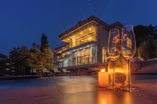 Cleo Lake Kivu Hotel