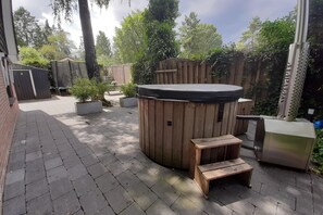 Terrace/patio - Holiday Home in Voorthuizen with Hot Tub (Voorthuizen)