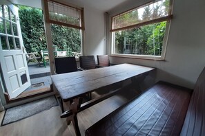 Dining - Holiday Home in Voorthuizen with Hot Tub (Voorthuizen)