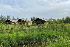 Exterior - Luxury glamping near the Frisian waters (De Veenhoop)
