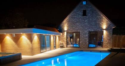 Villa with swimming pool in Erembodegem