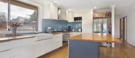 Microwave, oven, stovetop, dishwasher