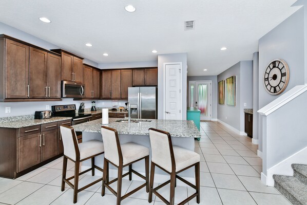Refrigerador, horno, parrilla de estufa y lavavajillas 