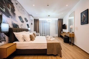 Studio Tiêu chuẩn, 1 giường cỡ queen và sofa giường, quang cảnh biển | 1 phòng ngủ, bộ đồ giường cao cấp, minibar, két bảo mật tại phòng