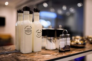 Bao gồm bữa sáng buffet hàng ngày