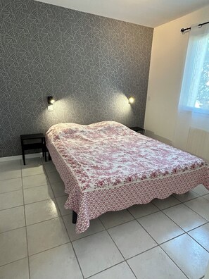 1 chambre, fer et planche à repasser, Wi-Fi