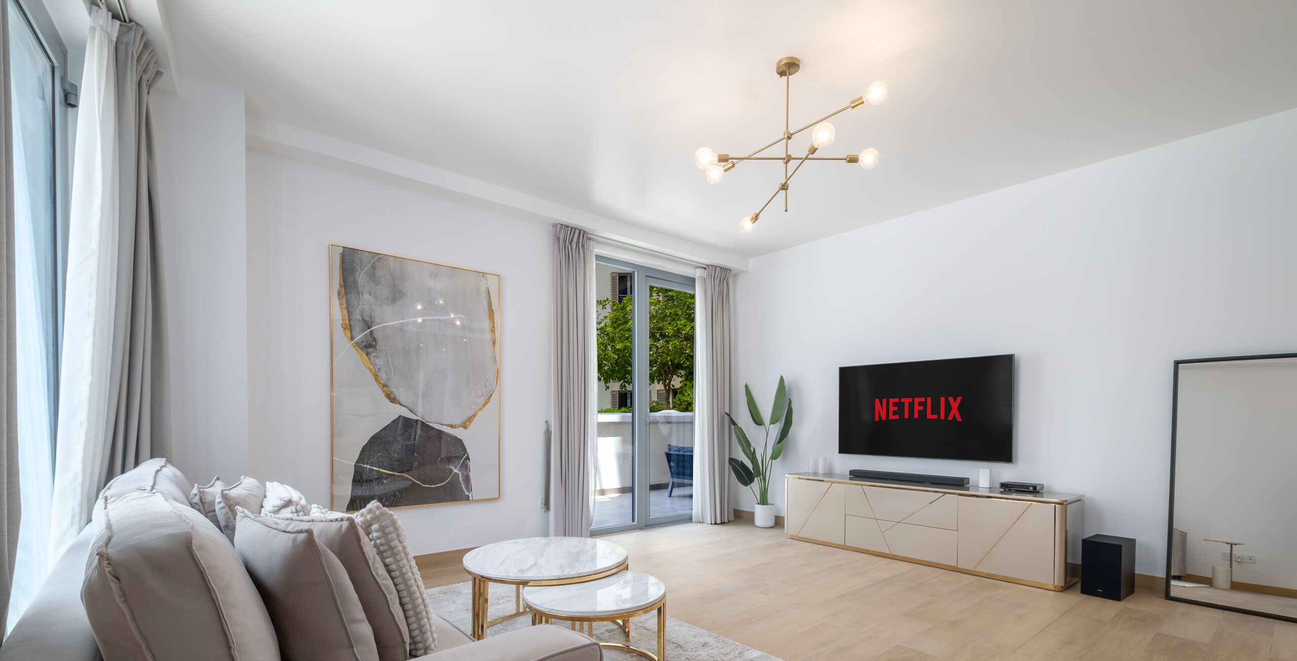 Apartment | Living area | Flat-screen TV