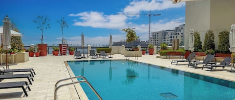 Outdoor pool, a heated pool