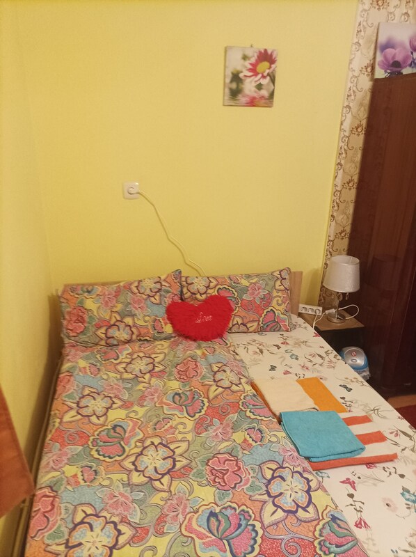1 bedroom, iron/ironing board, WiFi, bed sheets