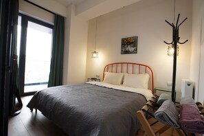 1 slaapkamer, een strijkplank/strijkijzer, wifi, beddengoed