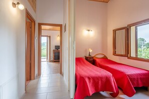 2 bedrooms, iron/ironing board, bed sheets - Holiday Home 'Villetta Allegra' with Mountain View, Private Terrace and Private Garden (San Marcello Piteglio)