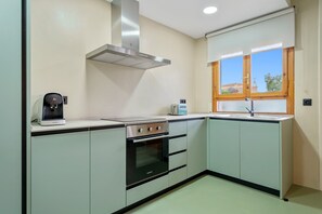 雪櫃、微波爐、焗爐、爐具