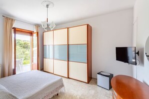 3 dormitorios, tabla de planchar con plancha, wifi gratis y ropa de cama