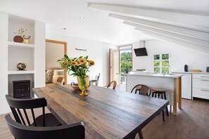 Dining - Villa 'Da Olides - T3 and Studio' with Mountain View, Balcony and Wi-Fi (Santana)