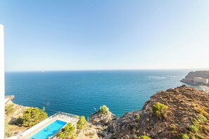 Pool - Apartment 'Los Acantilados' with Sea View, Shared Pool and Wi-Fi (Almería)